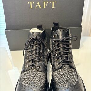 Taft Men's Black and Gray Chukka Boots (New)